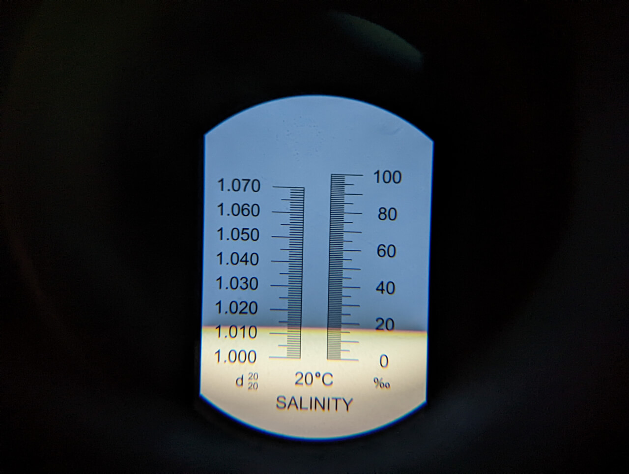 Refractometer result seen through scope Refractometer result seen through scope